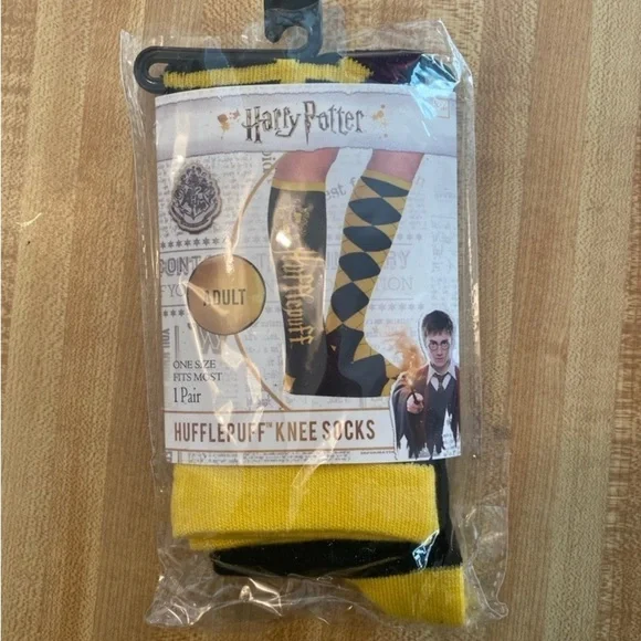 Harry Potter Hufflepuff Knee Socks Adult NEW - Picture 3 of 4